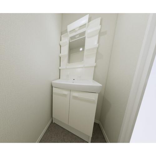 洗面設備　使いやすい洗面所です