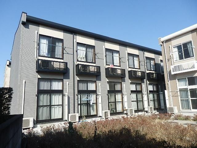 建物外観　南東向き・閑静な住宅街