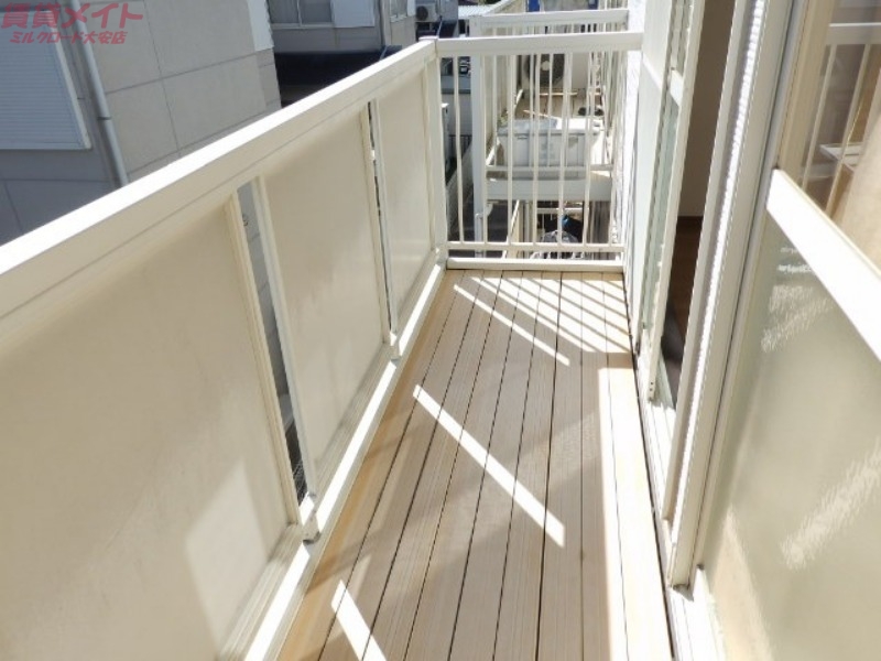 バルコニー　同物件別室写真