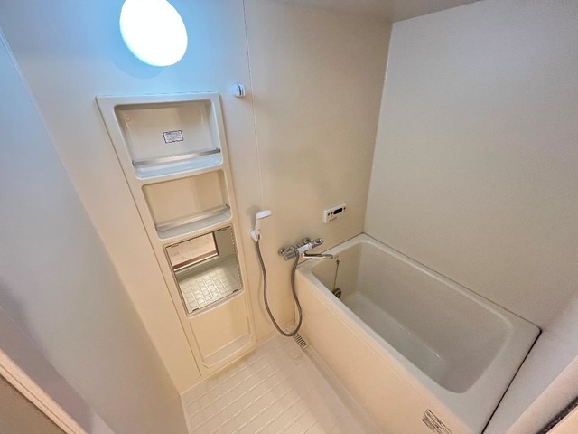 バス・シャワールーム　バス