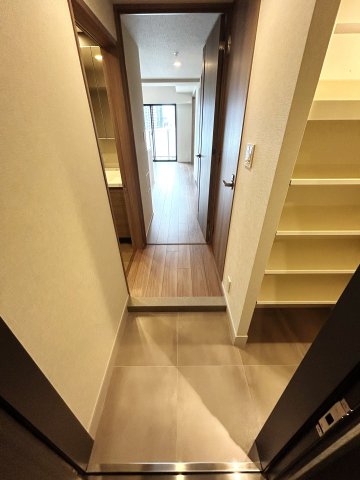 玄関　※別部屋参考写真