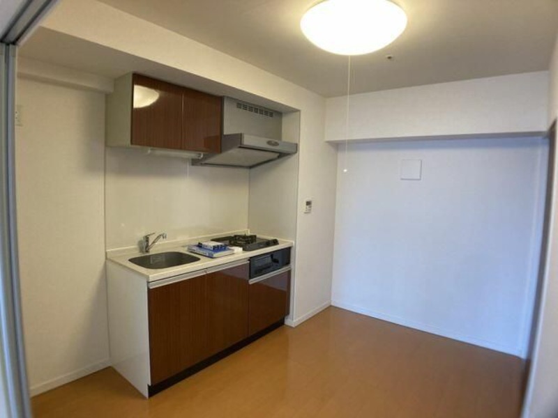 キッチン　※別号室の写真の場合、現況優先となります。