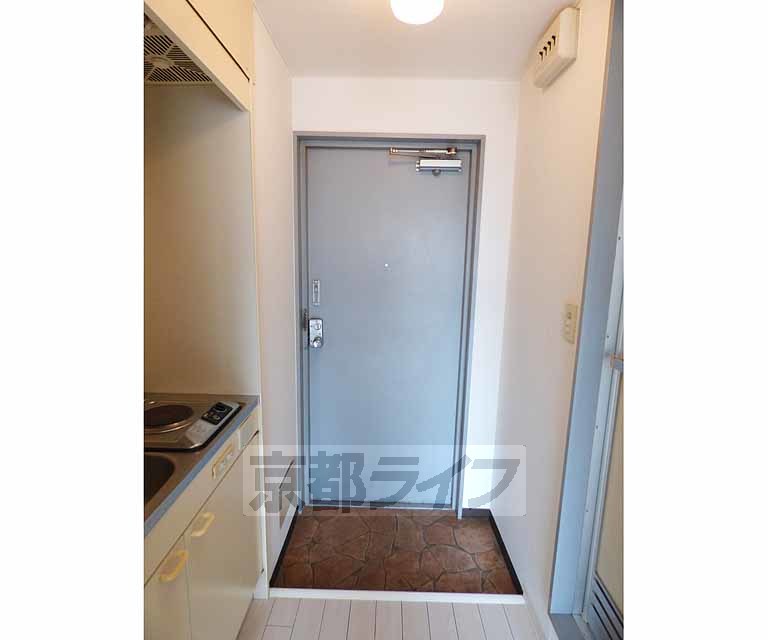 玄関　広々とした玄関です。