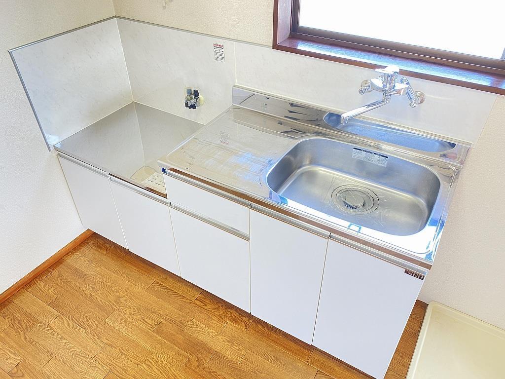 キッチン　流し台は新品！便利なシングルレバー水栓☆