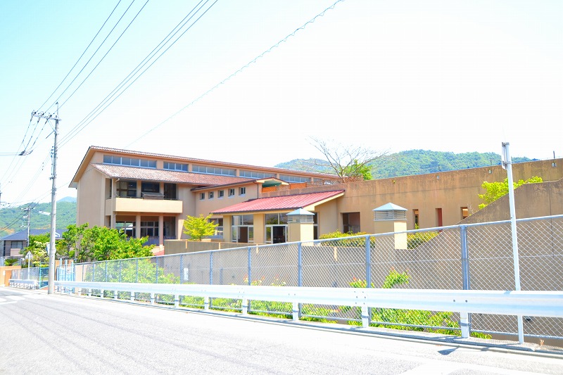 小学校　広島市立矢野南小学校（小学校）まで680m