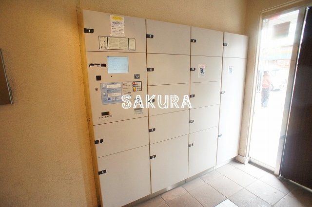 その他共有部分　外出の多い方でも安心の宅配ボックス付き♪