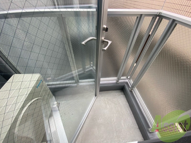 バルコニー　バルコニーがあるので洗濯物は外に干せそうですね～