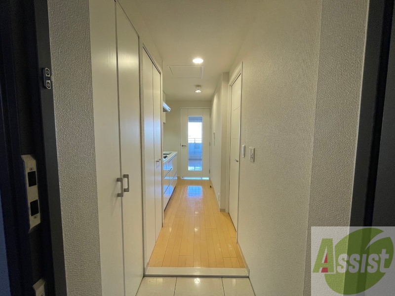 玄関　玄関の様子です。明るい印象ですね。気分もあがりそう。