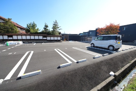 駐車場　平面駐車場あり！