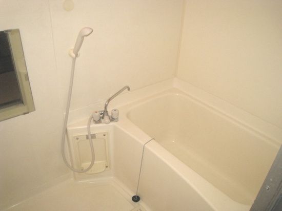 バス・シャワールーム　ゆったり過ごせるお風呂です