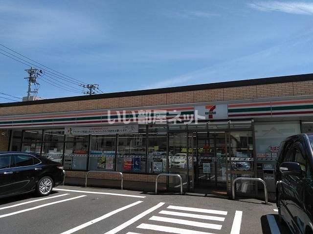 コンビニ　セブンイレブン 秋田中通6丁目店（コンビニ）まで678m