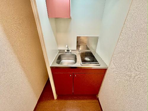 キッチン　設備・仕様は号室により異なる為、現況を優先いたします。