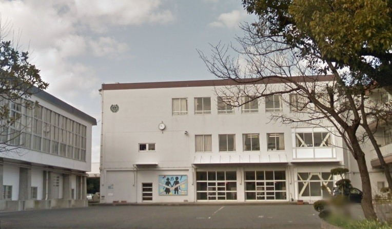中学校　沼津市立今沢中学校（中学校）まで1431m