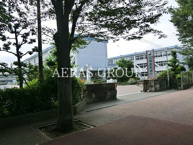 小学校　藤沢市立富士見台小学校（小学校）まで813m