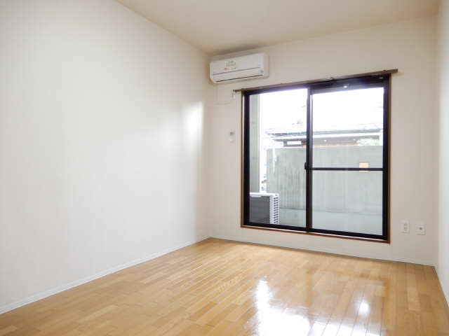 居室・リビング　ゆとりの広びろ7.8帖の洋間