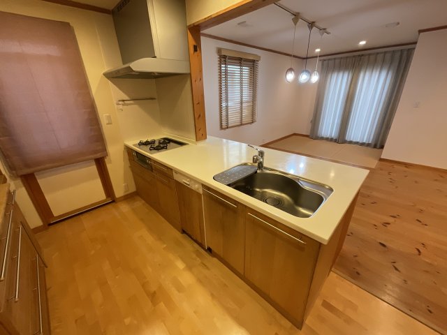 キッチン　木のキッチンです