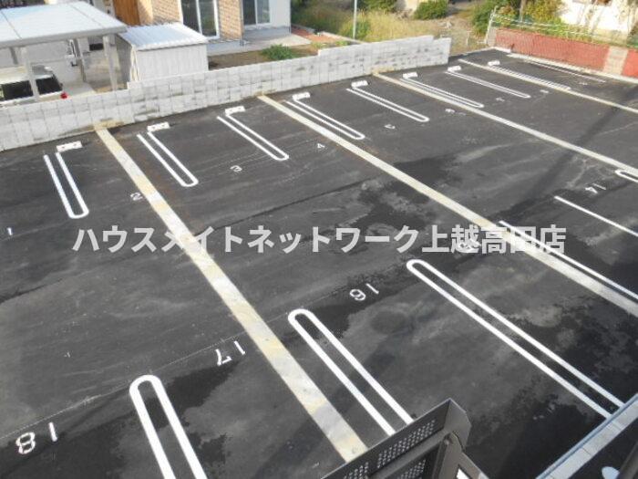 駐車場　駐車場