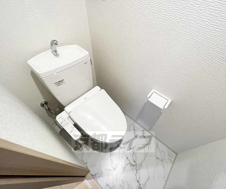 トイレ　綺麗な清潔感のあるトイレです。