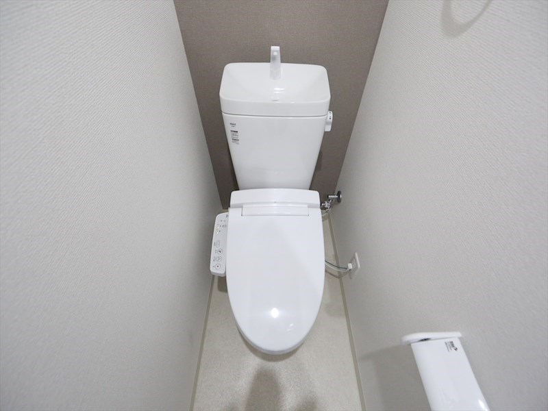 トイレ　温水洗浄暖房便座付トイレ