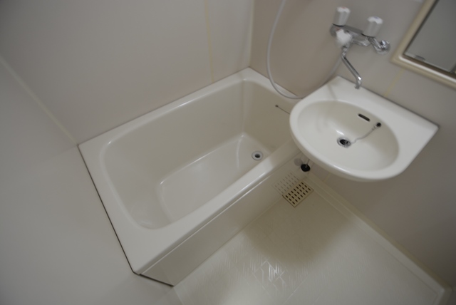 バス・シャワールーム　シンプルで機能的なユニットバス☆