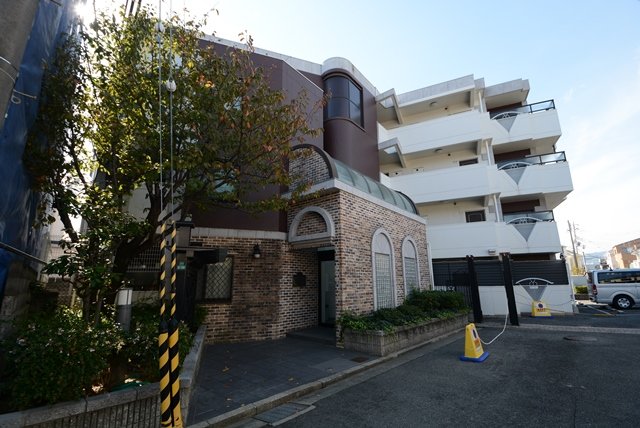 建物外観　オートロック付き☆