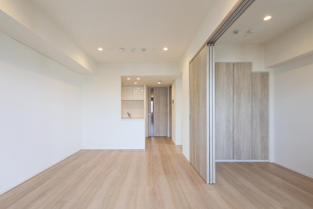 居室・リビング　室内写真は全て同物件別間取り別階写真です