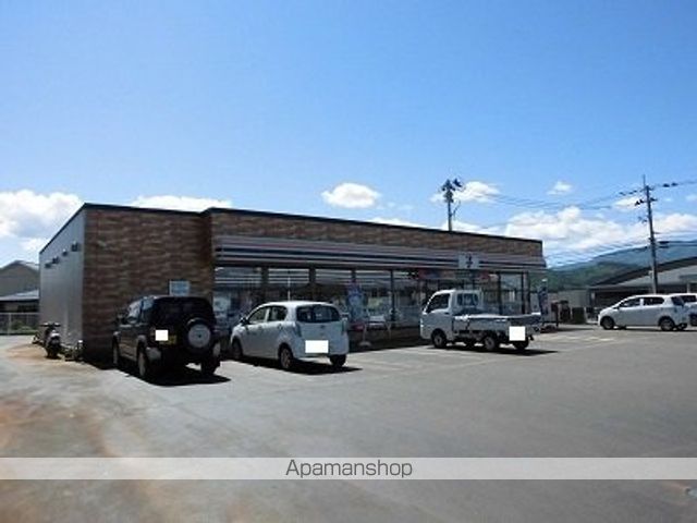 コンビニ　セブンイレブン（コンビニ）まで82m
