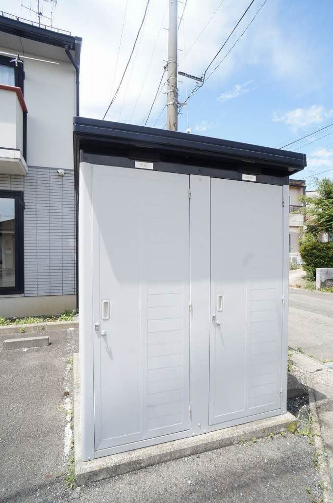 建物外観　ストッカー