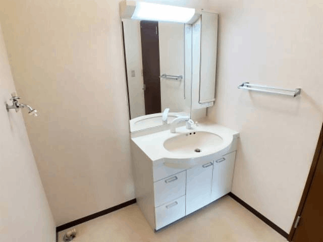 洗面設備　※室内写真は別室サンプル。