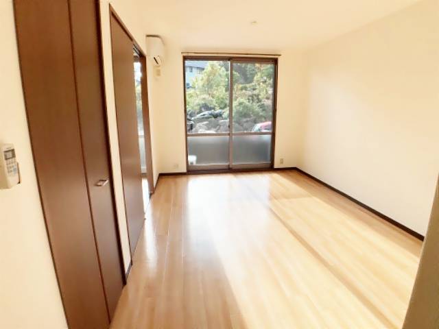 居室・リビング　エアコン付き１２帖のＬＤＫ