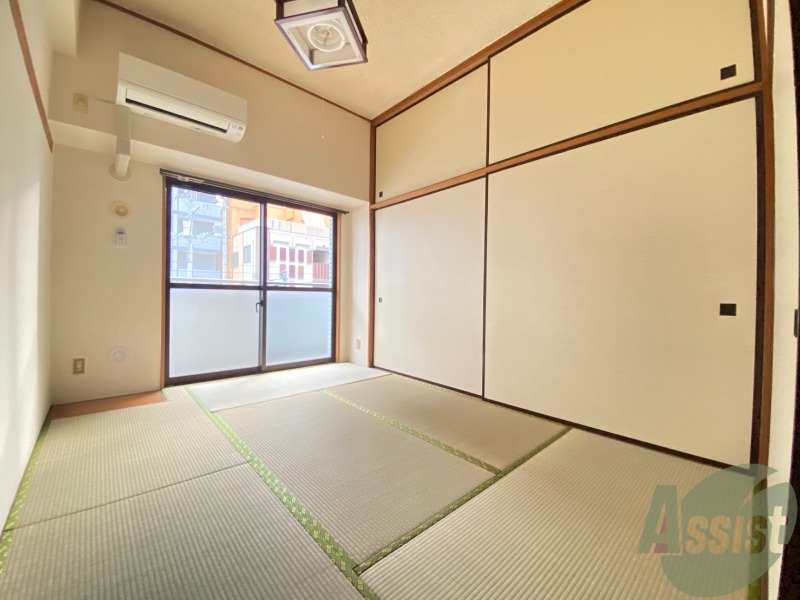 その他部屋・スペース　こちらは和室です。温かい陽の光りが入ってきてますね