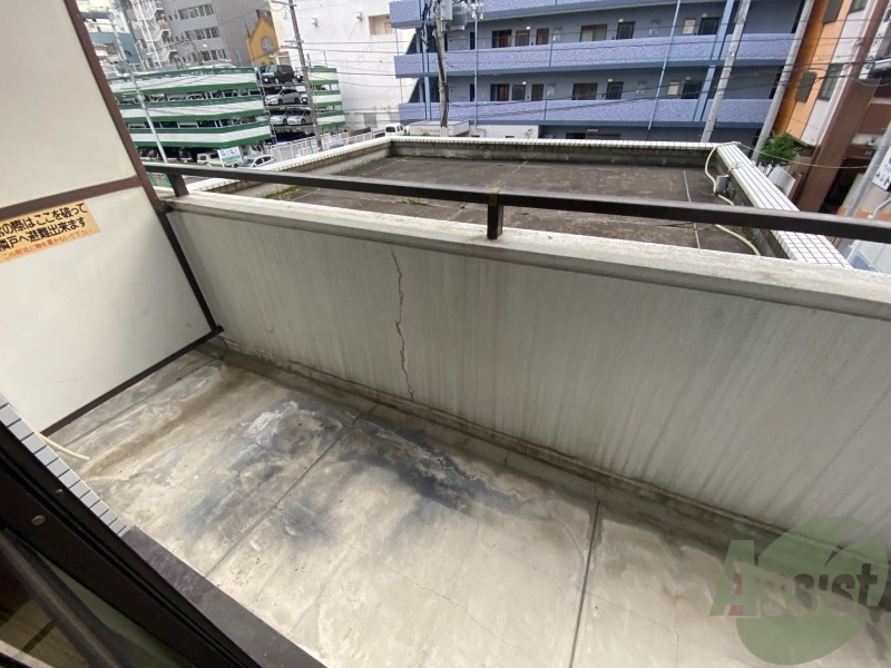 バルコニー　バルコニーがあるので洗濯物は外に干せそうですね～