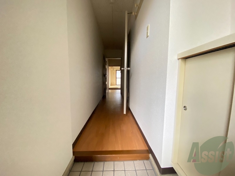 玄関　玄関から撮影しました。広々としていますね！