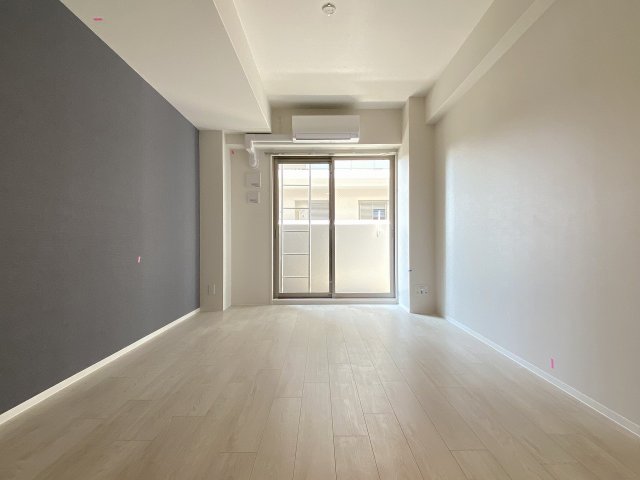 居室・リビング　こちらの居間で趣味の時間をお楽しみください