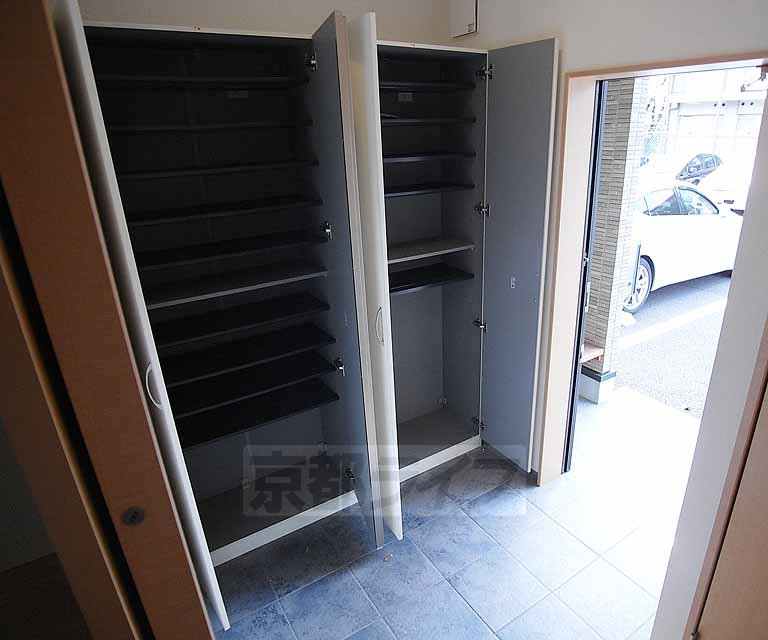 玄関　大家族でもこれで安心！