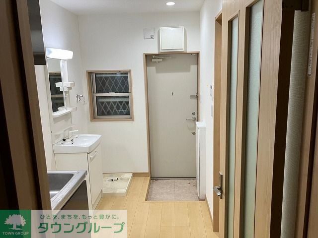 玄関　★お部屋探しは株式会社タウンハウジング東京まで★