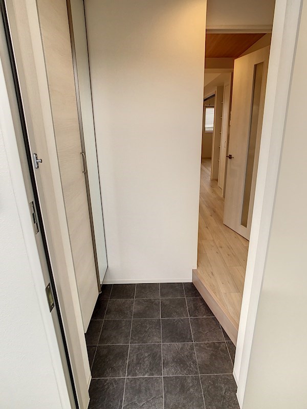 玄関　他部屋参照