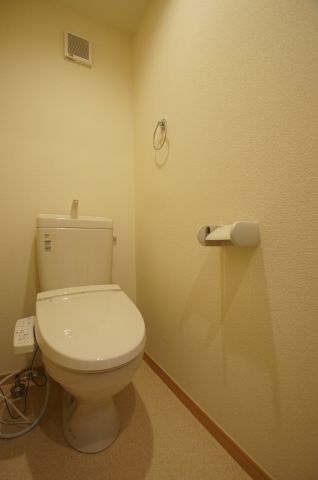 トイレ　温水洗浄便座付きトイレ