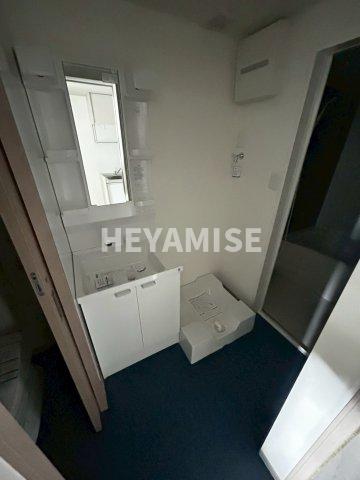 洗面設備　同物件の別号室の写真となります。現状を優先します。