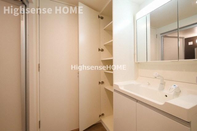 洗面設備　使いやすい洗面所です