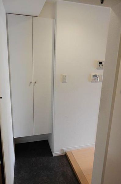 玄関　※別部屋参考写真