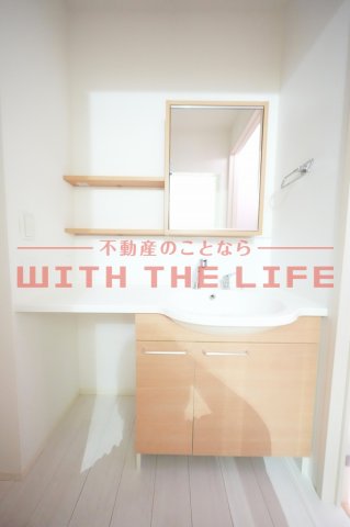 洗面設備　朝の支度にも助かる、独立の洗髪洗面化粧台