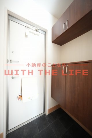 玄関　収納もある玄関です