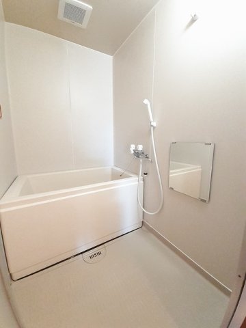 バス・シャワールーム　ゆったり過ごせるお風呂です