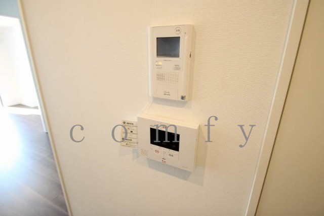 セキュリティ　安心、モニター付きインターホン