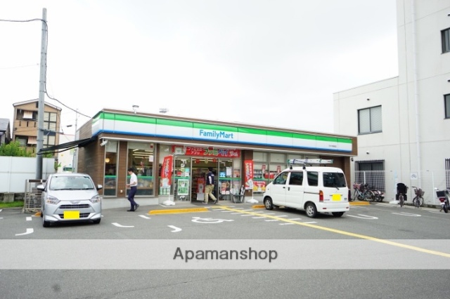 コンビニ　ファミリーマート（コンビニ）まで385m