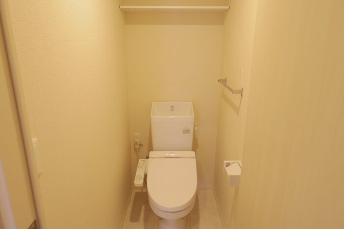 トイレ　温水洗浄暖房便座