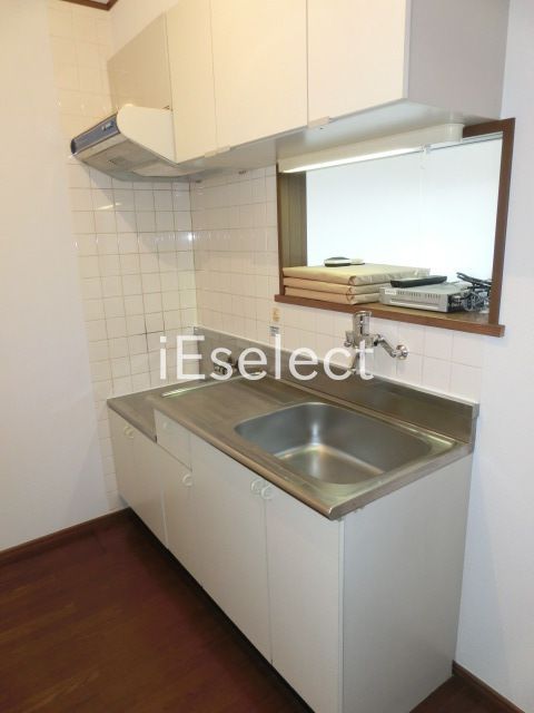 キッチン　明るいカウンターキッチン。