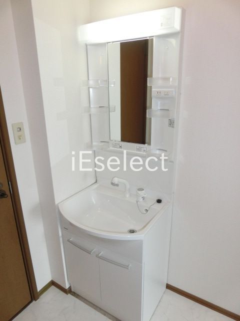 洗面設備　独立していると便利ですね。