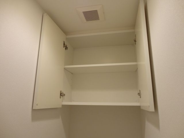 収納　トイレの上部の収納です